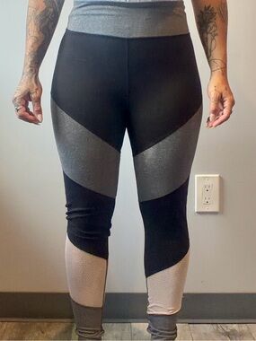Kohls SO Large Womens Yoga High Rise‎ Leggings Black Gray & White Athleticwear